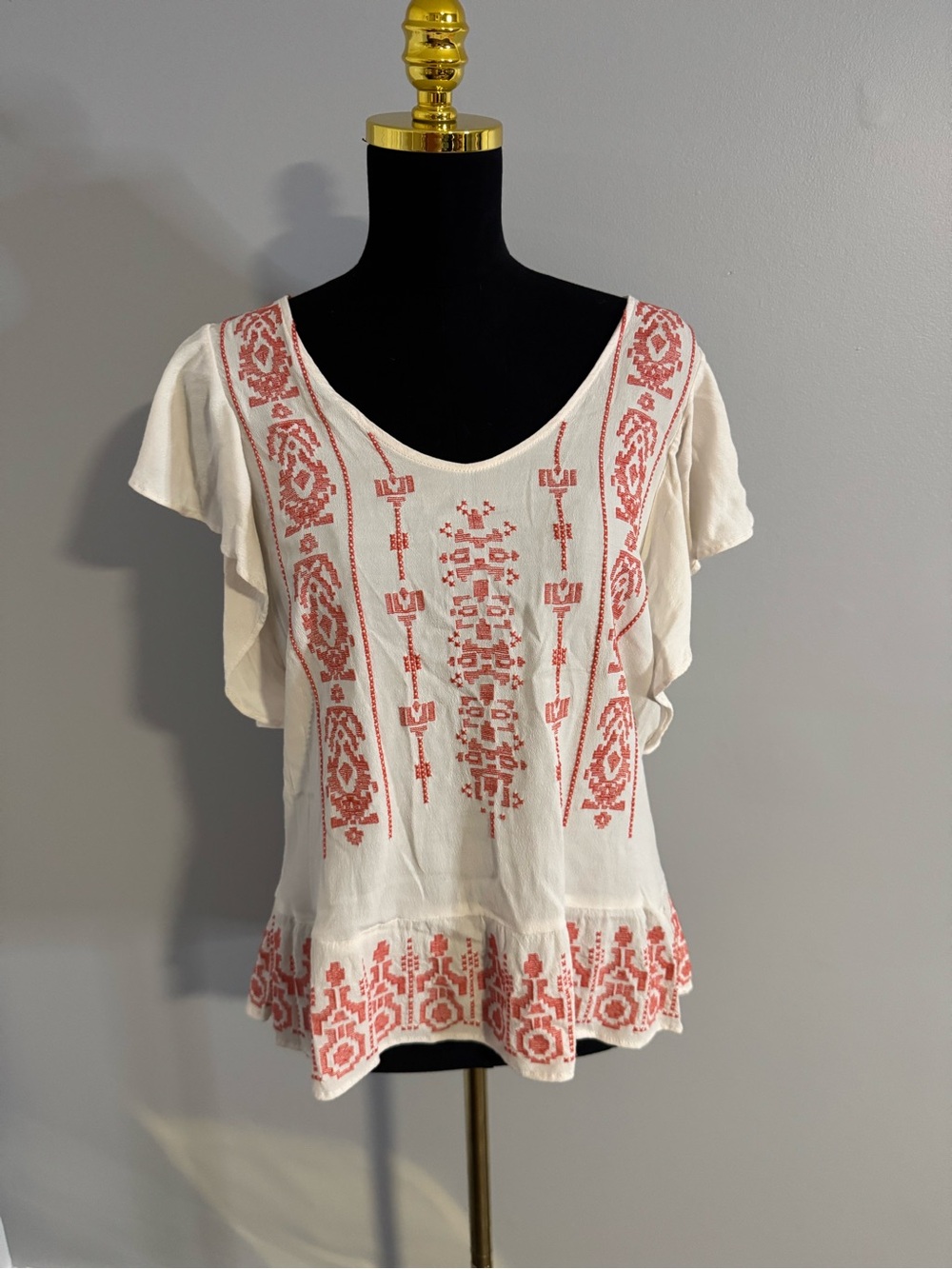 Sanctuary “Smitten” Embroidered Ruffle Sleeve Top Size Small in Coral Pink